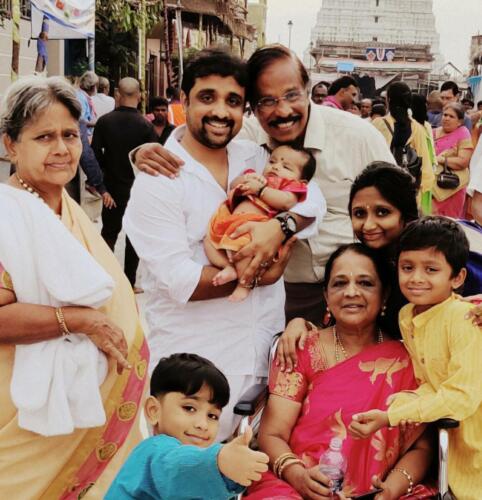 Ramamoorthy's son Vishnu and family